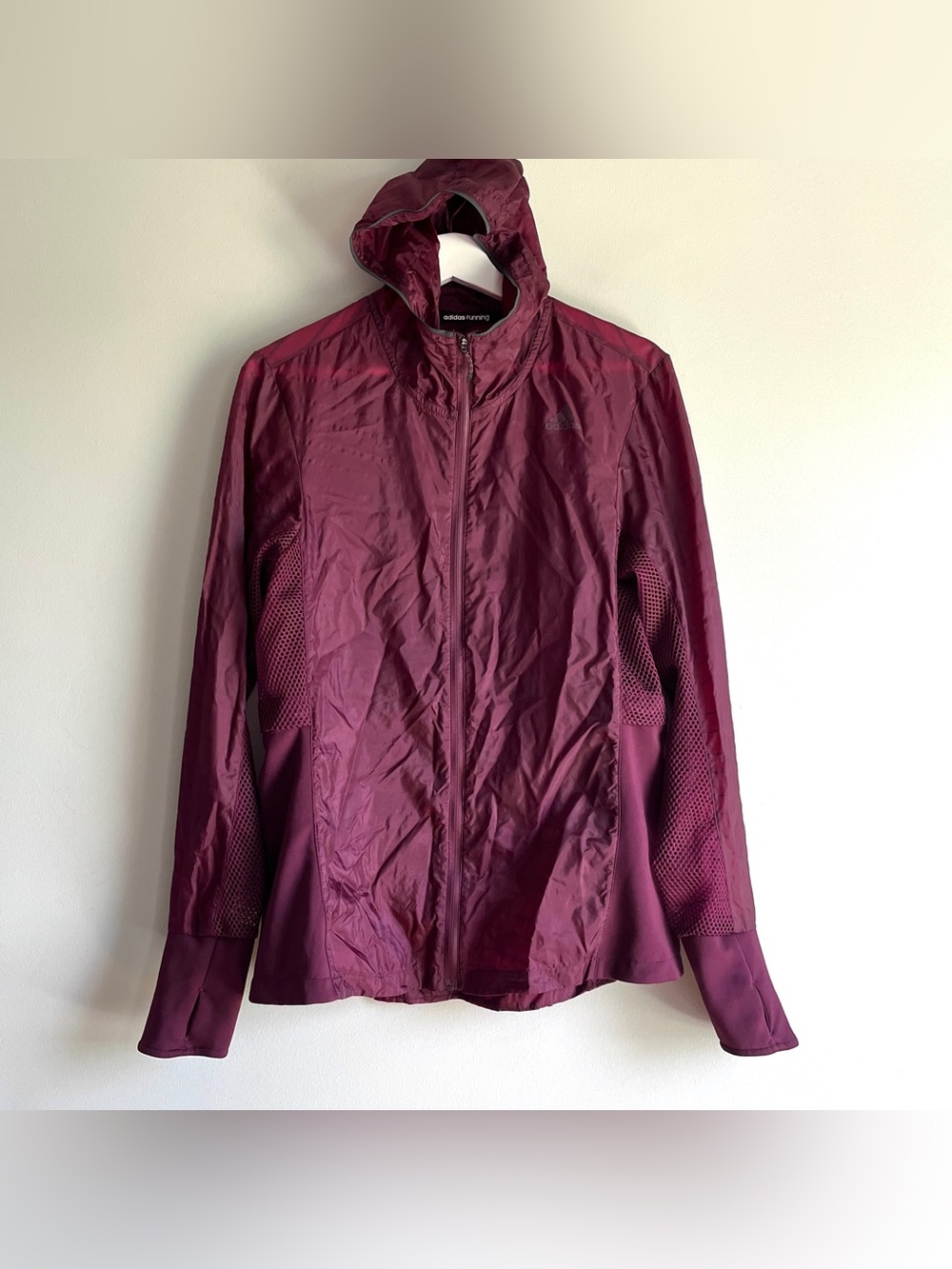 Adidas running jacket womens medium packable hood full zip vent under arm maroon